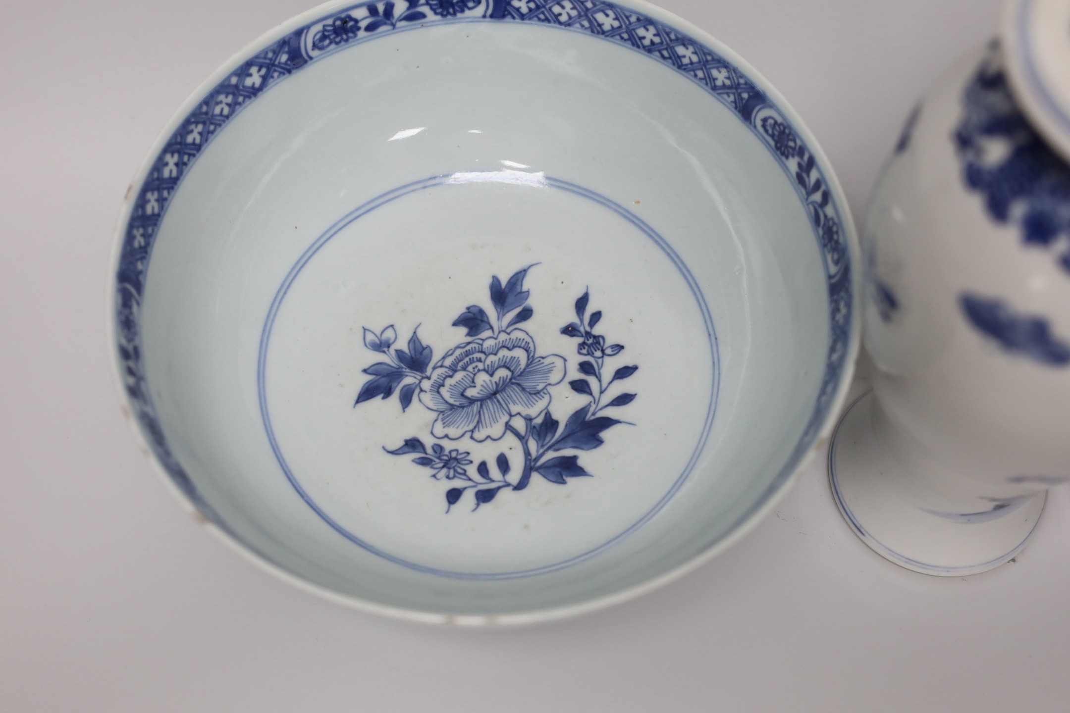 A Chinese blue and white bowl and a similar vase, both Qianlong period, vase 28cm tall